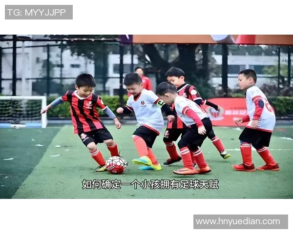 足球明星与孩子的温馨时光:亲子互动中的爱与成长 足球明星与孩子的温馨时光:亲子互动中的爱与成长