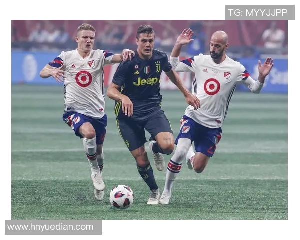 足球明星独特技巧解析助你提升球场表现与竞技水平 足球明星独特技巧解析助你提升球场表现与竞技水平